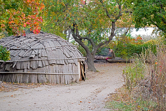 Wampanoag Nush Wetu with Mishoon Fabrication