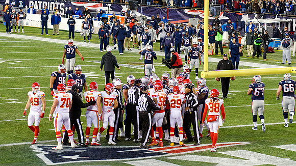 Tom Brady Heads to The Sideline After Rushing TD - 2015 AFC Divi